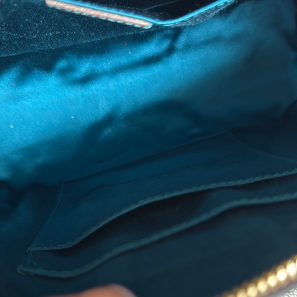 Gucci Cream and Brown Crossbody Bag with Iconic Design - Picture 4 of 6